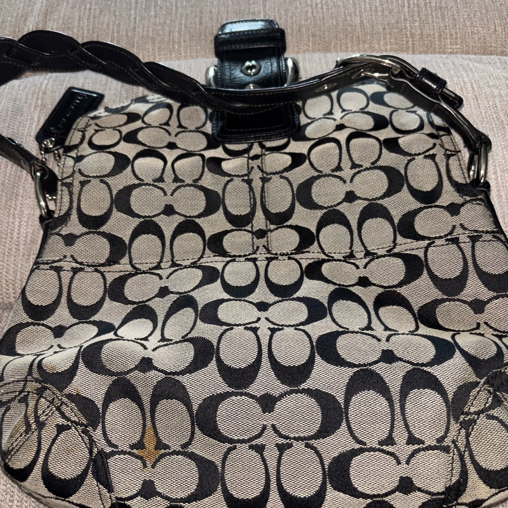 Gray and Black Purse - Picture 6 of 8